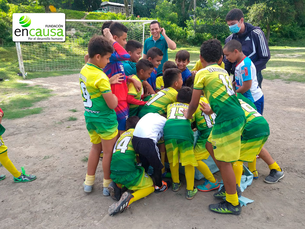 Entrega de balones de fútbol